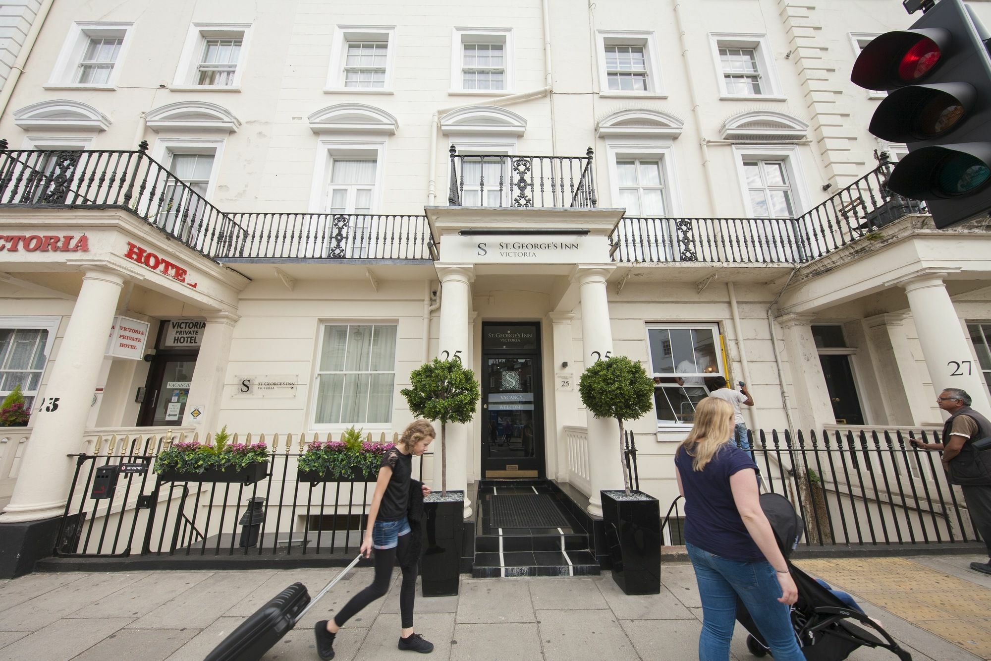 St George'S Inn Victoria London Exterior photo