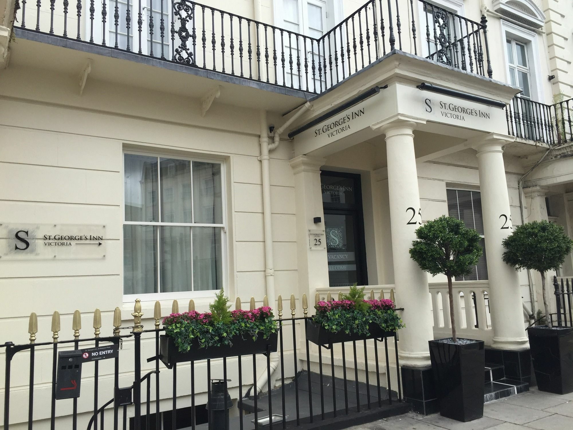 St George'S Inn Victoria London Exterior photo